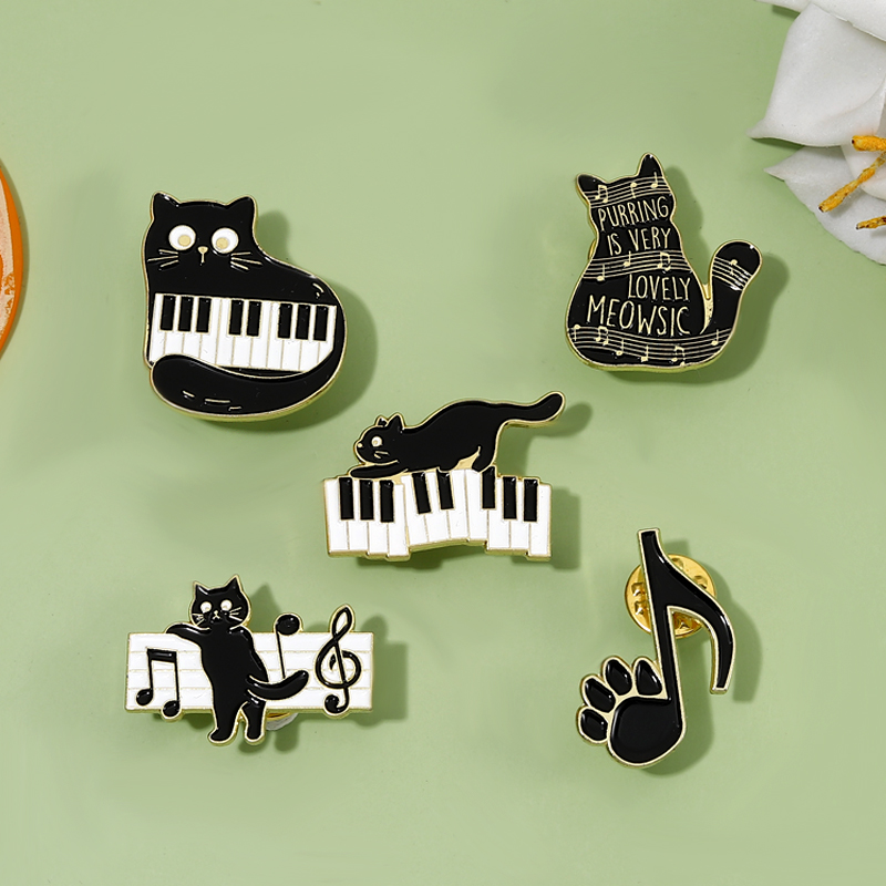 Black Cat with Piano Keys Enam - Musical Instrument Jewelry ulasan dan harga