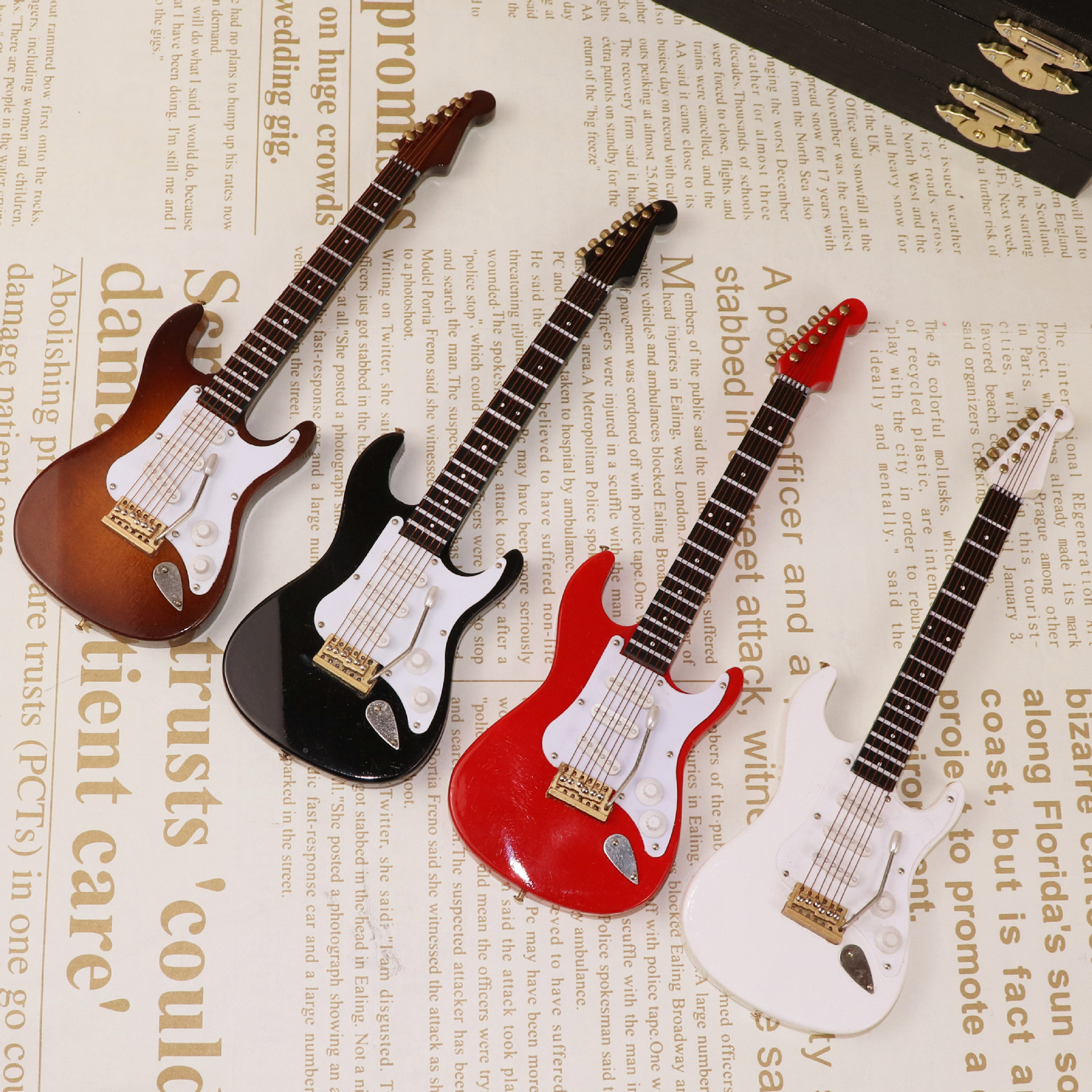Mini Electric Guitar Wooden Mi - Musical Instrument Old ulasan dan harga